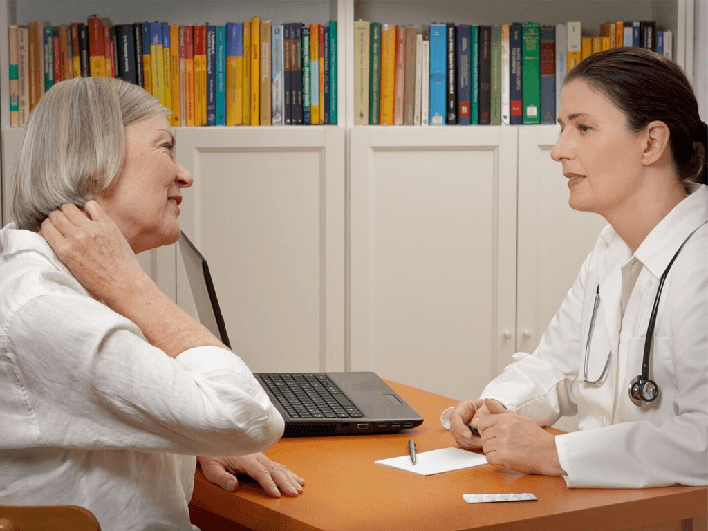 elderly-woman-visiting-the-medic